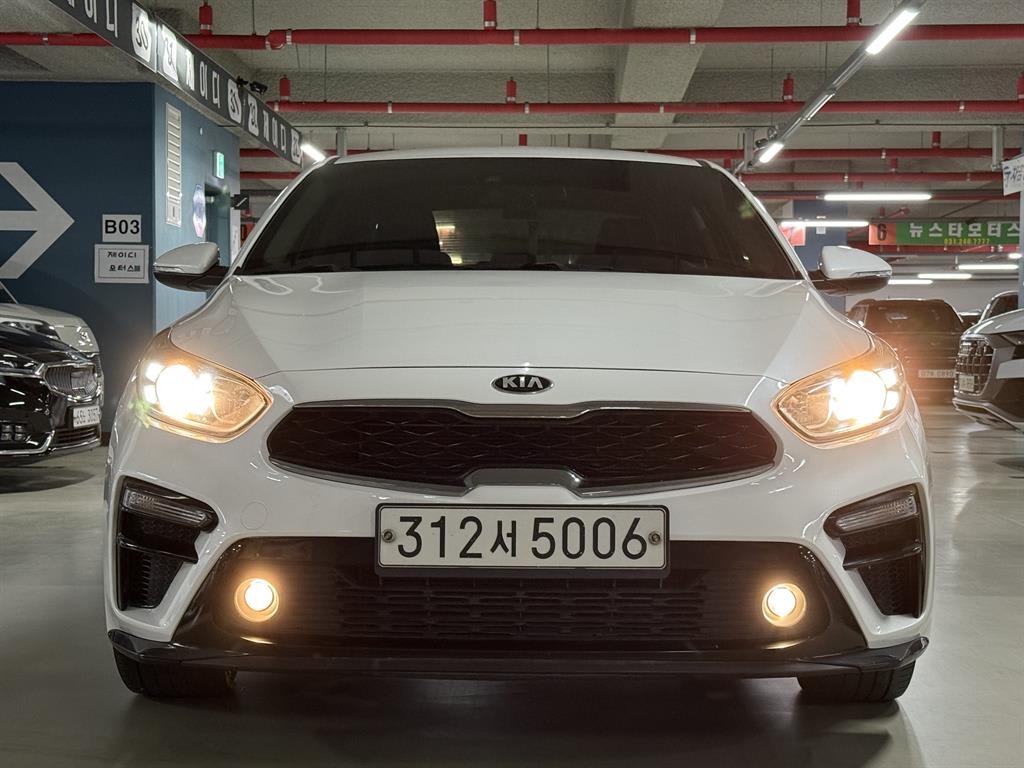 2020 Kia K3 1.6 Blanco - Miniatura 3