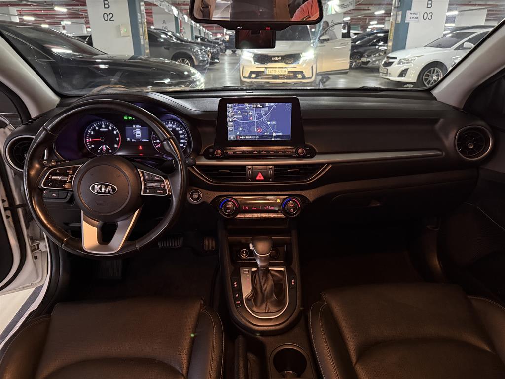 2020 Kia K3 1.6 Blanco - Miniatura 8