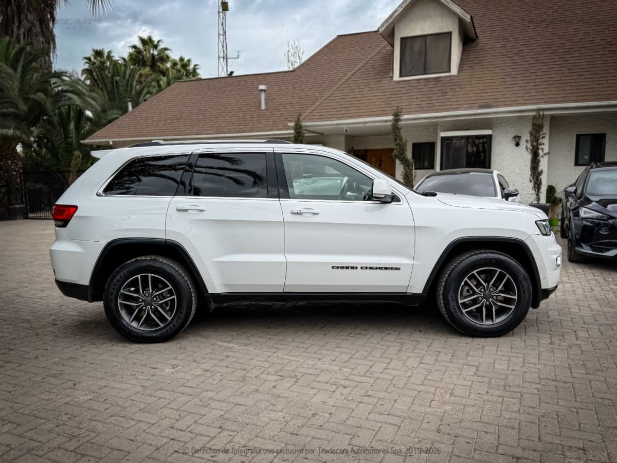 2020 Jeep GRAND CHEROKEE LAREDO 4X4 Blanco - Miniatura 3