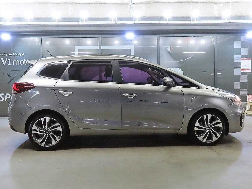 2018 Kia Carens 1.7 Gris - Miniatura 2