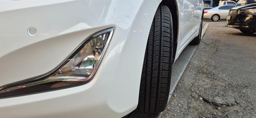 2014 Hyundai Avante 1.6 Blanco - Miniatura 7