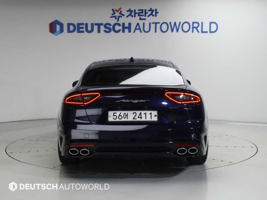 2019 Kia Stinger Gasoline Negro - Miniatura 4