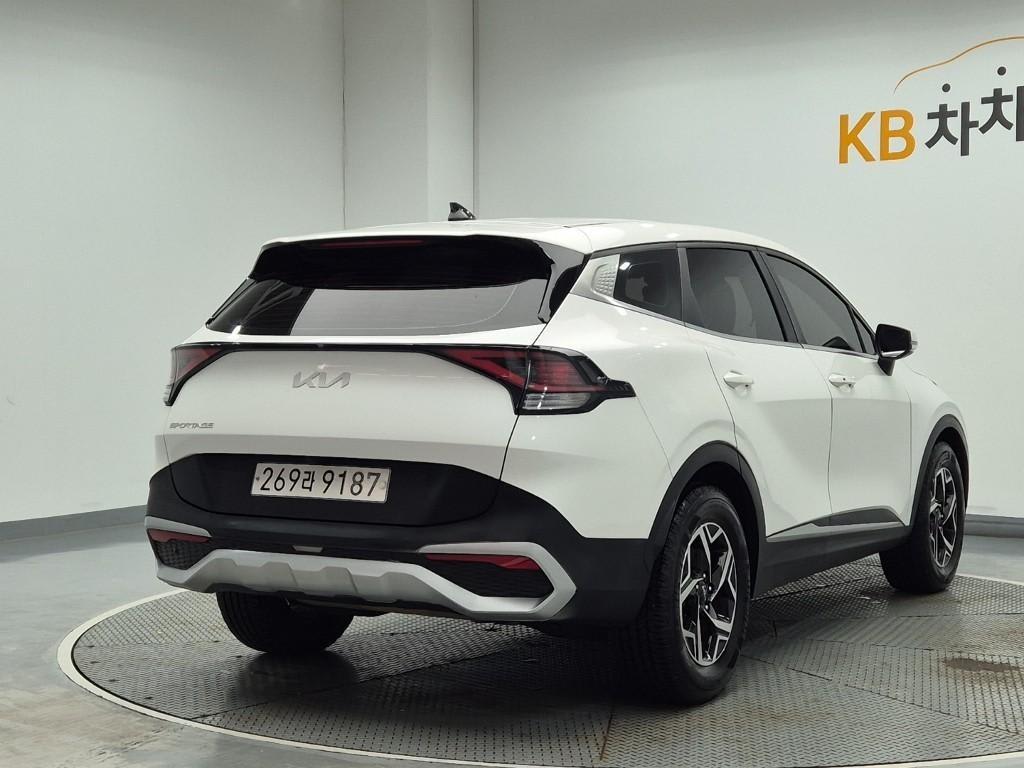 2022 Kia Sportage 1.6 Blanco - Miniatura 4