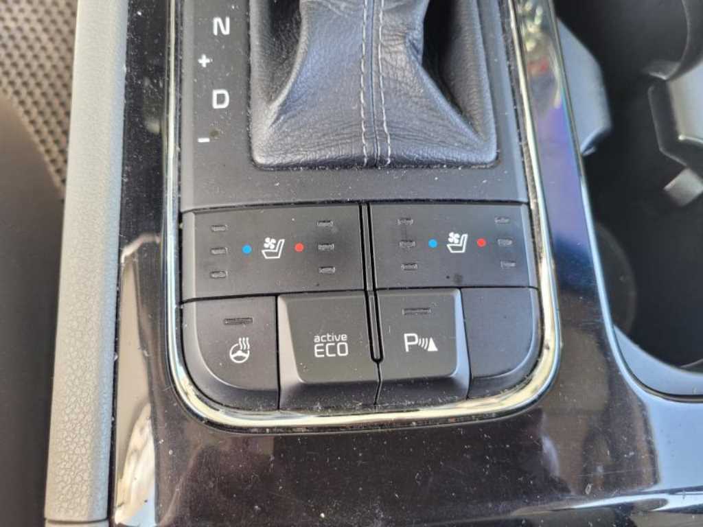 2016 Kia Carnival Diesel Negro - Miniatura 5