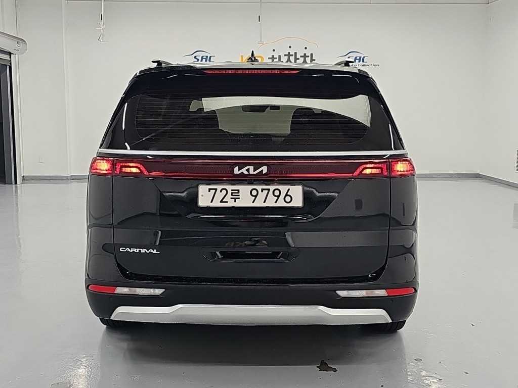 2023 Kia Carnival 4th Negro - Miniatura 3