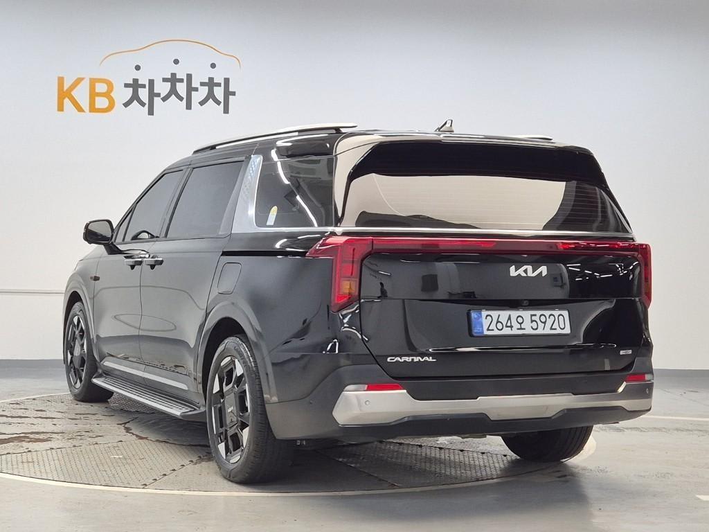 2025 Kia Carnival Hybrid Negro - Miniatura 2