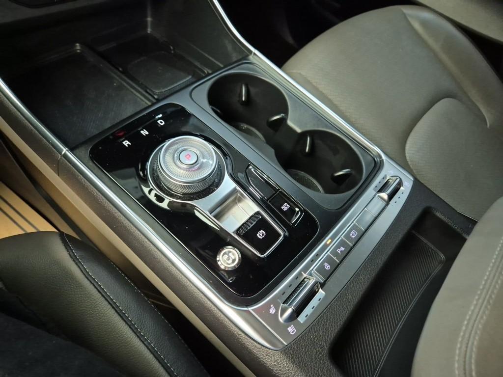 2025 Kia Carnival Hybrid Negro - Miniatura 8