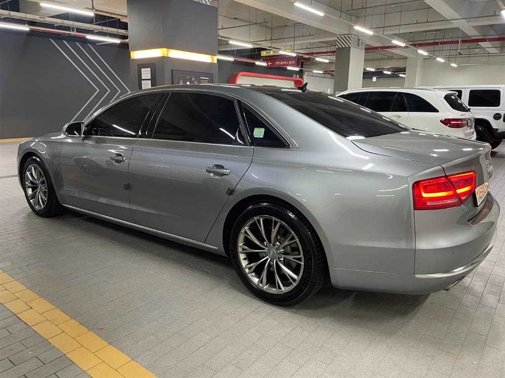 2012 Audi A8 3.0 Gris - Miniatura 4
