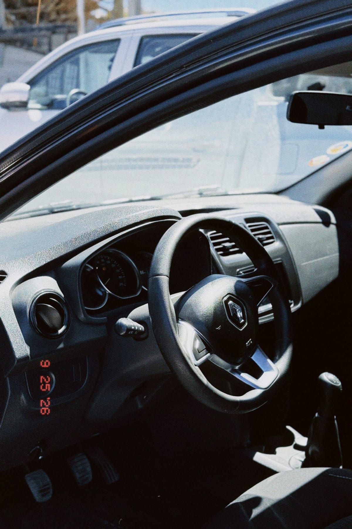 2017 Renault Symbol ZEN Gris - Miniatura 3