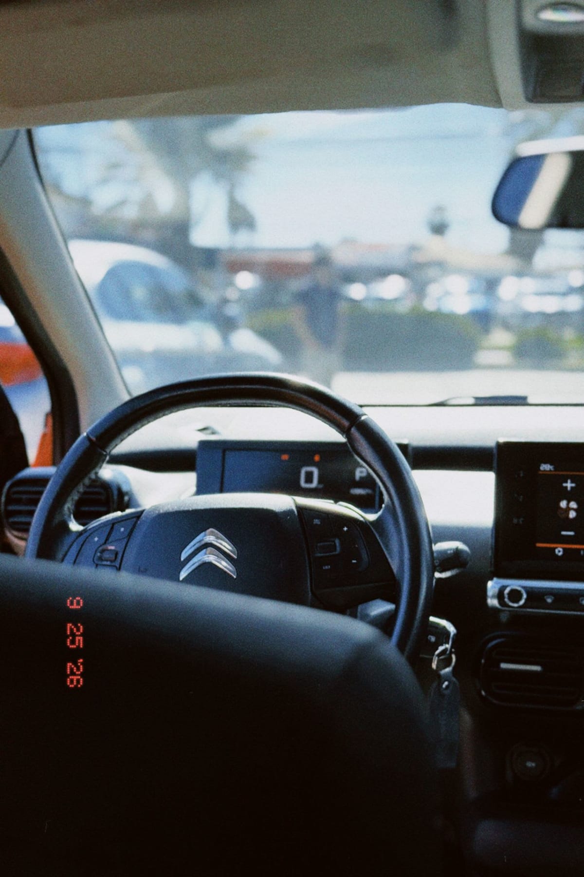 2021 Citroën C4 Cactus 1.5 Rojo - Miniatura 4