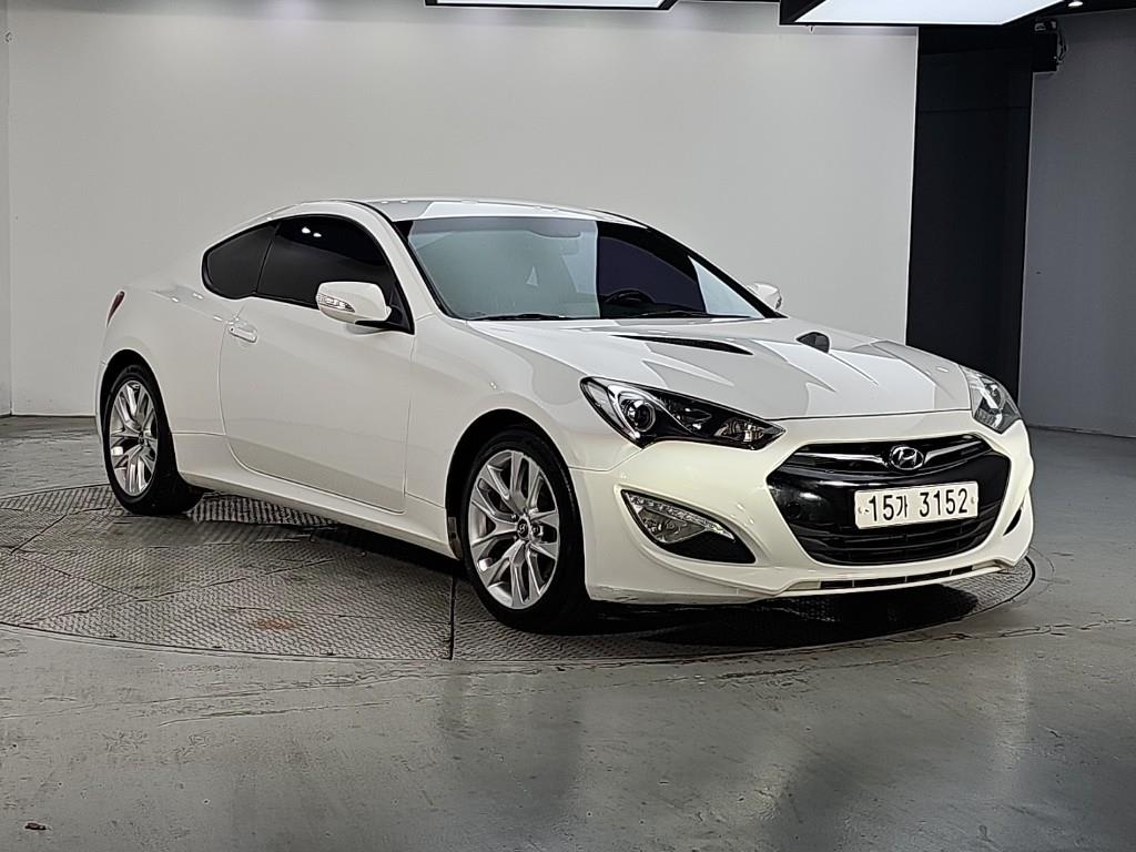 2012 Hyundai Genesis Coupe Blanco - Miniatura 2