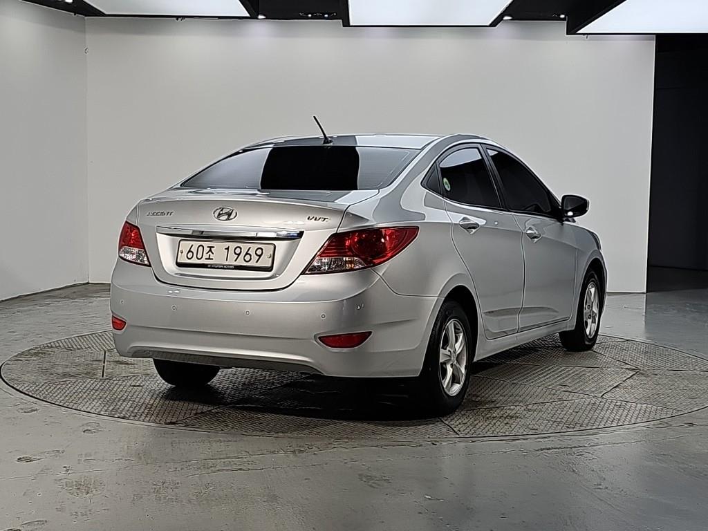 2011 Hyundai Accent New Plata - Miniatura 4
