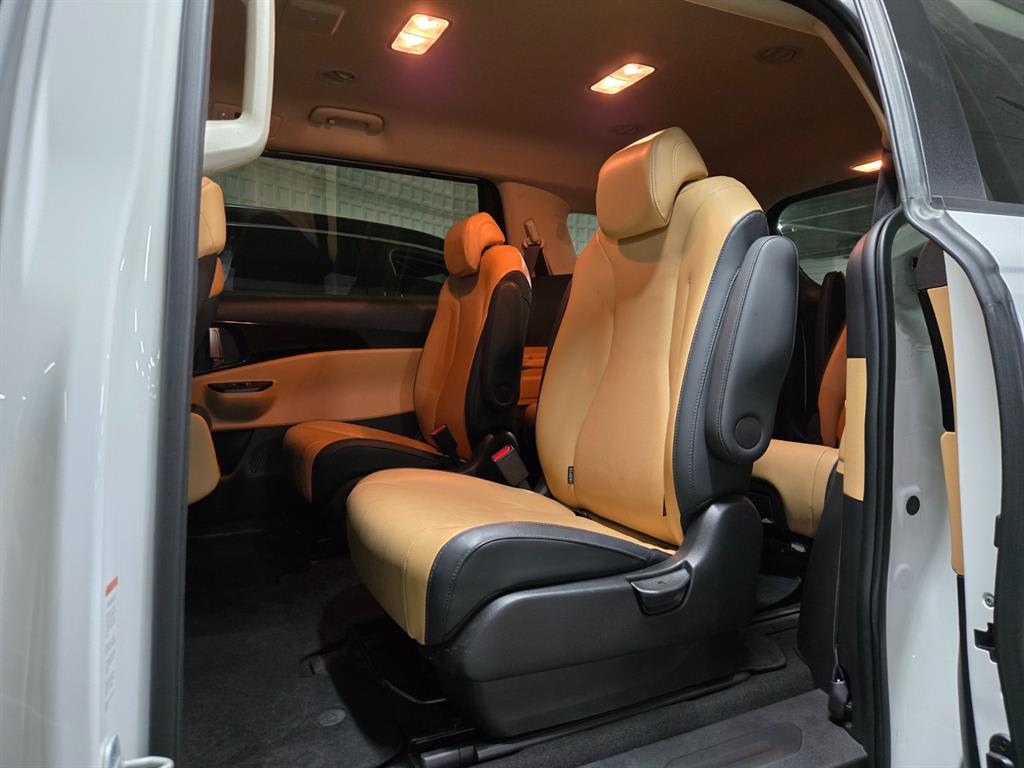 2023 Kia Carnival 4th Blanco - Miniatura 7