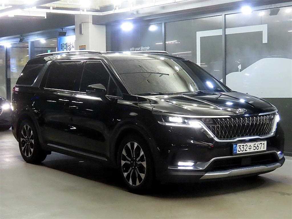 2021 Kia Carnival 4th - Imagen 1