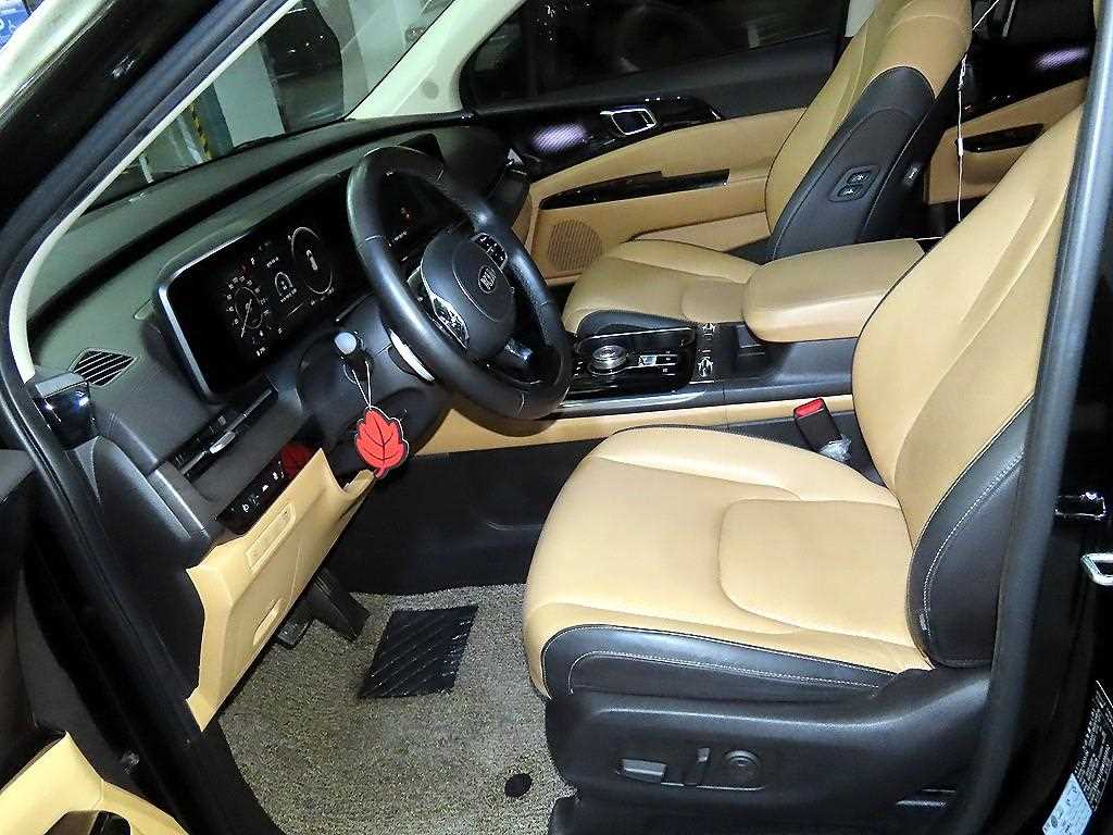 2021 Kia Carnival 4th - Miniatura 6
