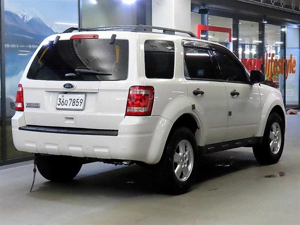 2011 Ford Escape 2.5 Blanco - Miniatura 4