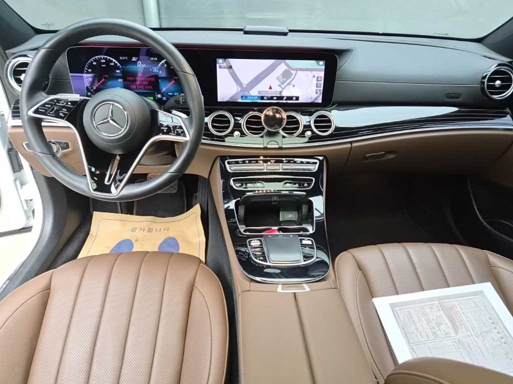 2021 Mercedes-Benz Clase E E - Miniatura 7