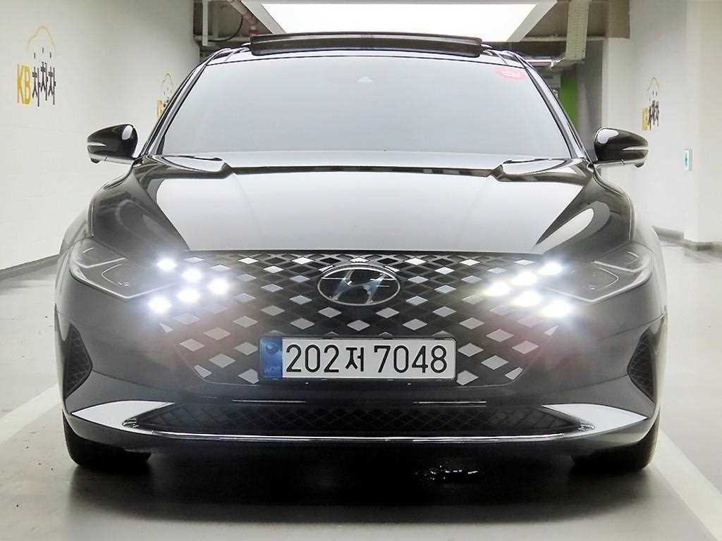 2020 Hyundai Grandeur IG Negro - Imagen 1