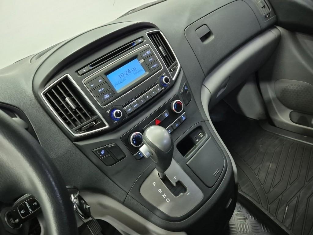 2018 Hyundai Starex Van Negro - Miniatura 10