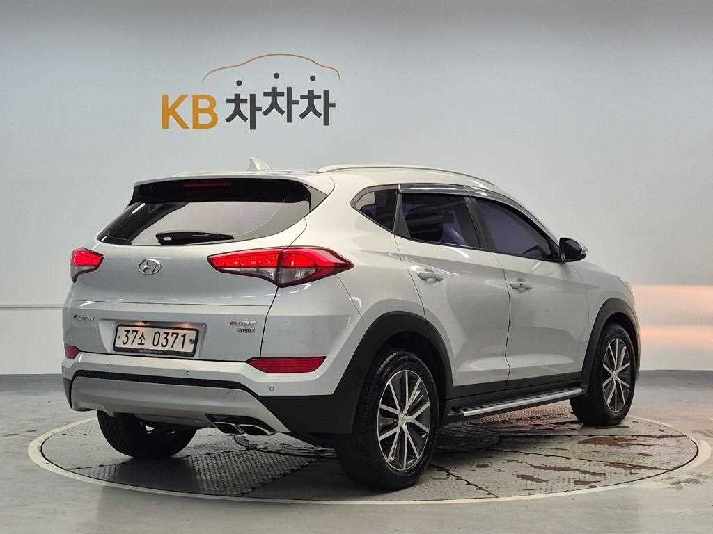 2017 Hyundai Tucson Diesel Plata - Miniatura 3