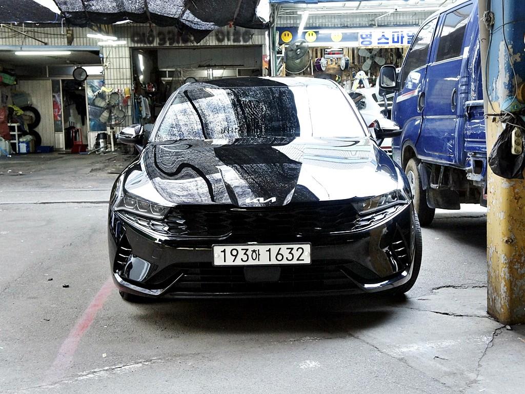 2022 Kia K5 3rd Negro - Imagen 1