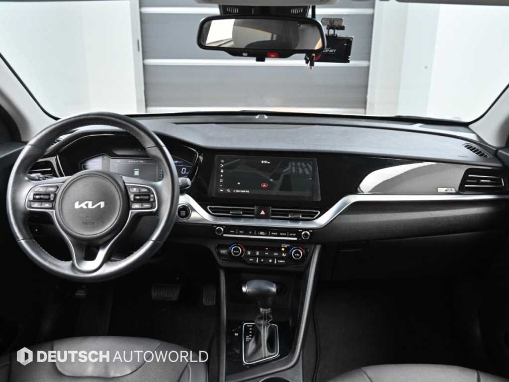 2022 Kia Niro 1.6 Blanco - Miniatura 7