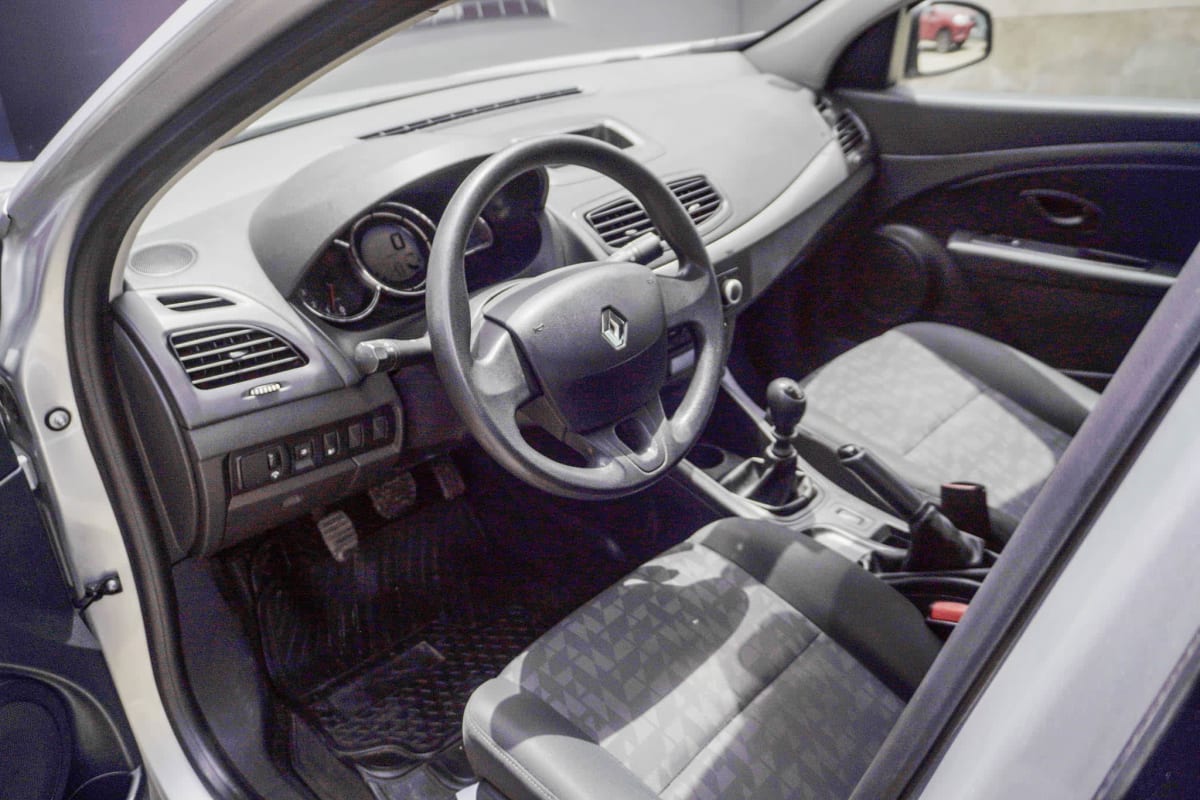 2014 Renault FLUENCE AUTHENTIQUE - Miniatura 10