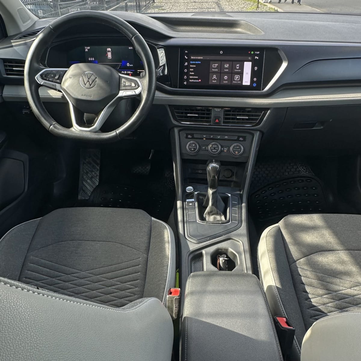 2022 Volkswagen Taos - Miniatura 7