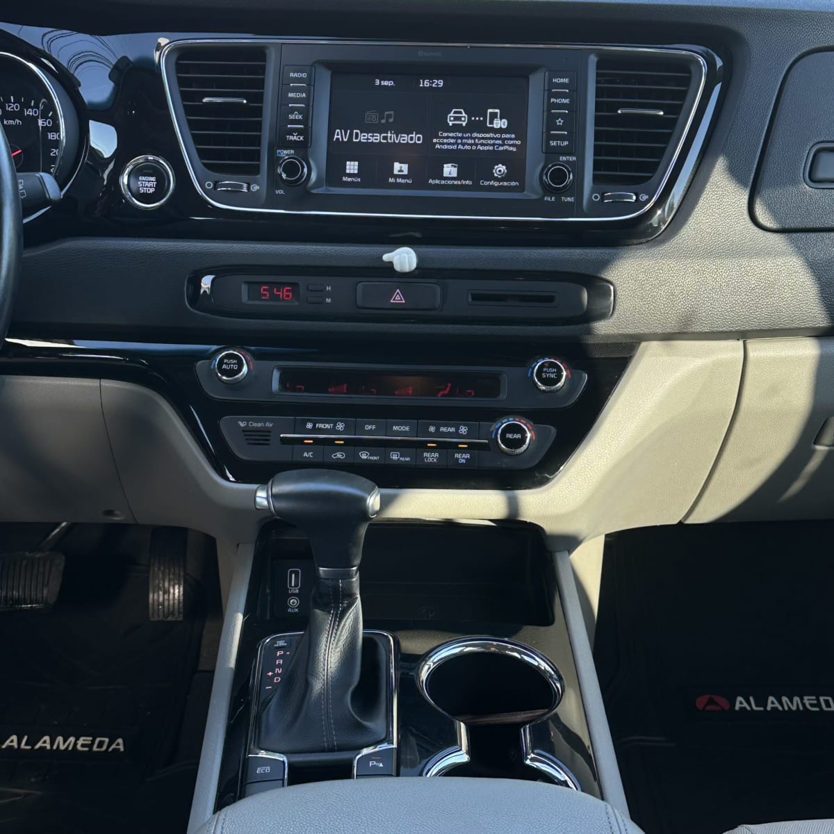 2020 Kia Grand Carnival - Miniatura 7