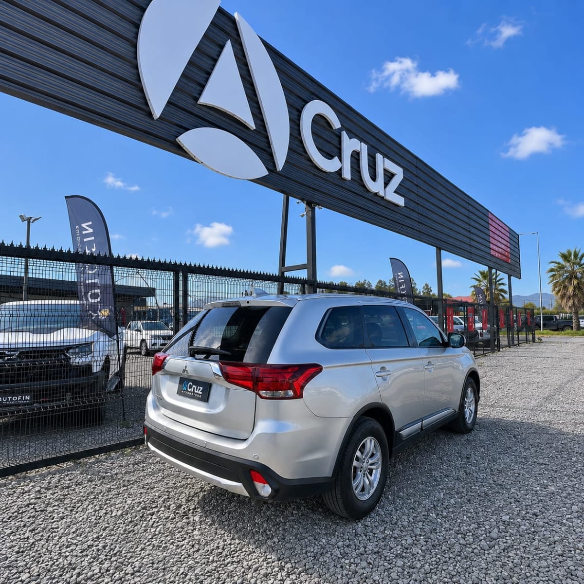 2018 Mitsubishi Outlander - Miniatura 4
