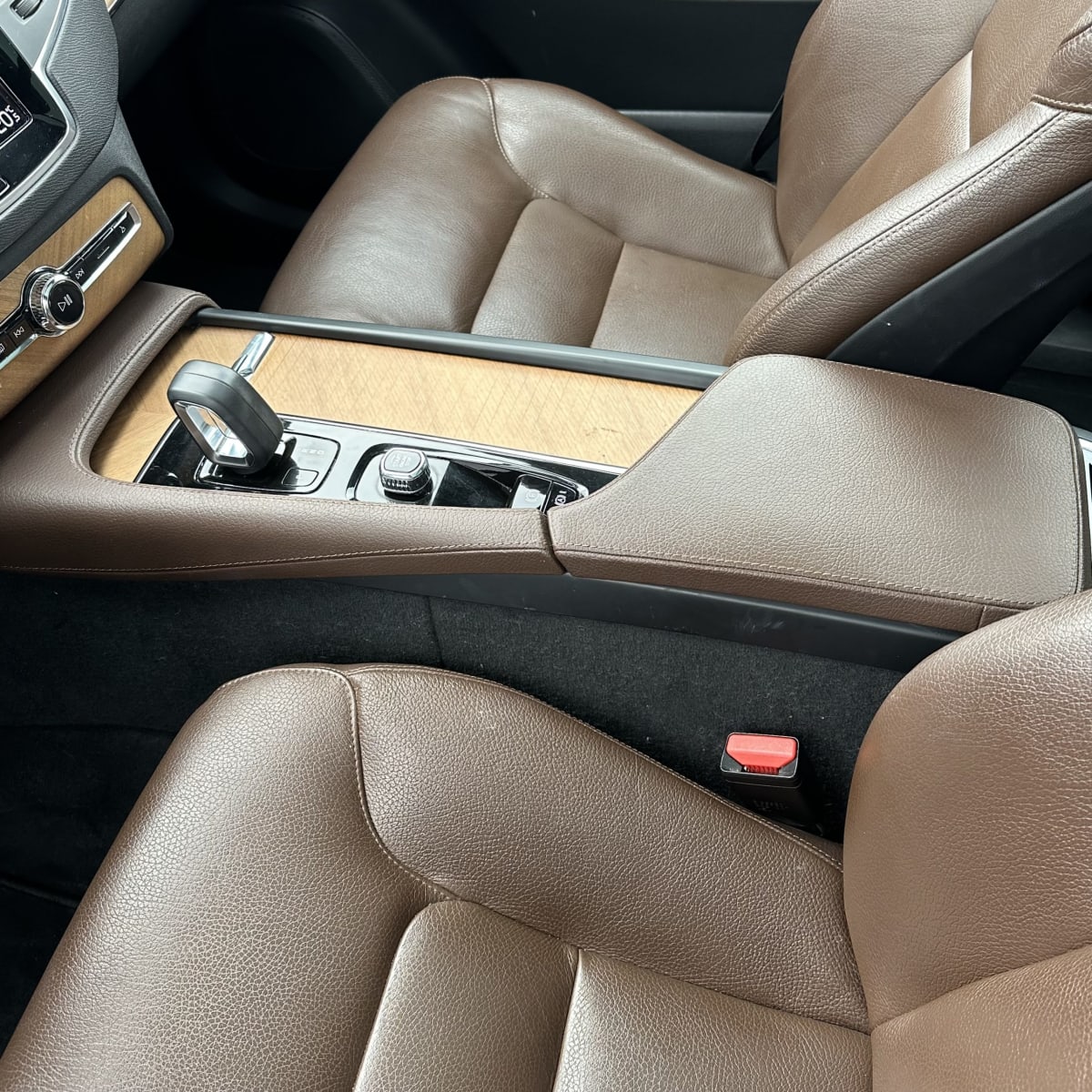 2022 Volvo XC90 - Miniatura 10