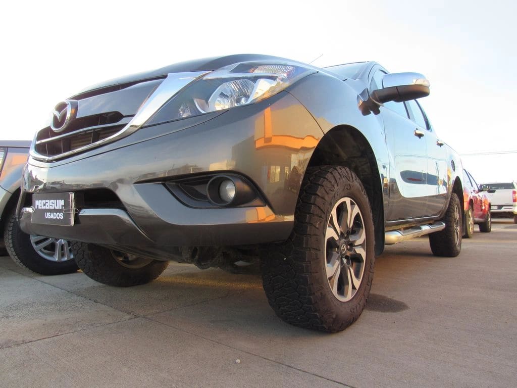 2017 Mazda BT-50 3.2 - Miniatura 2