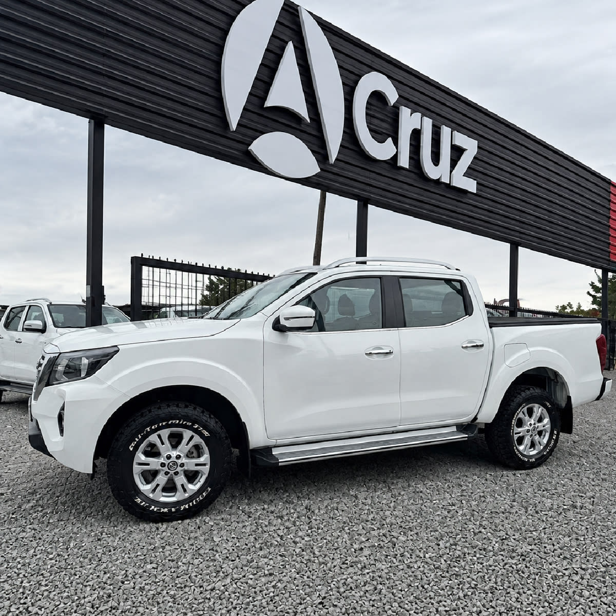 2023 Nissan Navara XE - Miniatura 3