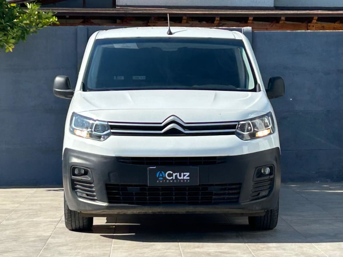 2023 Citroën Berlingo - Miniatura 2