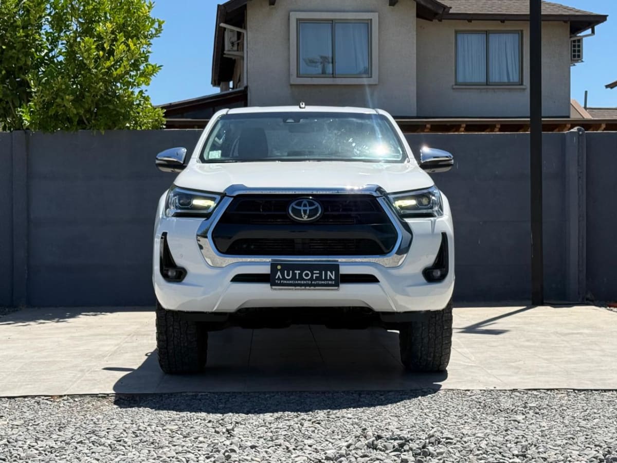 2022 Toyota Hilux SRV - Miniatura 2