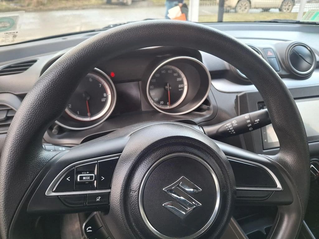2024 SUZUKI SWIFT GL - Miniatura 2