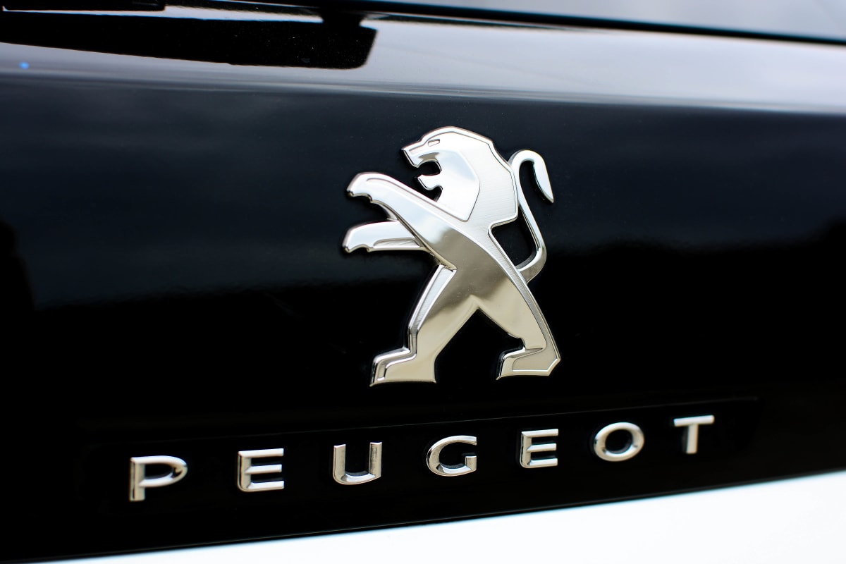 2021 Peugeot 3008 ACTIVE - Miniatura 2