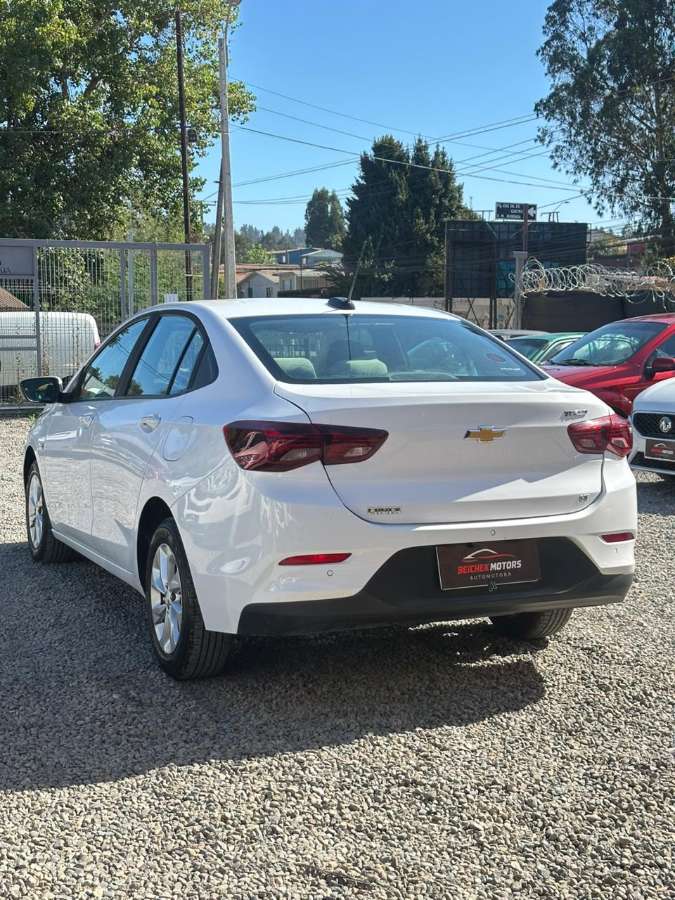 2021 Chevrolet ONIX Blanco - Miniatura 4