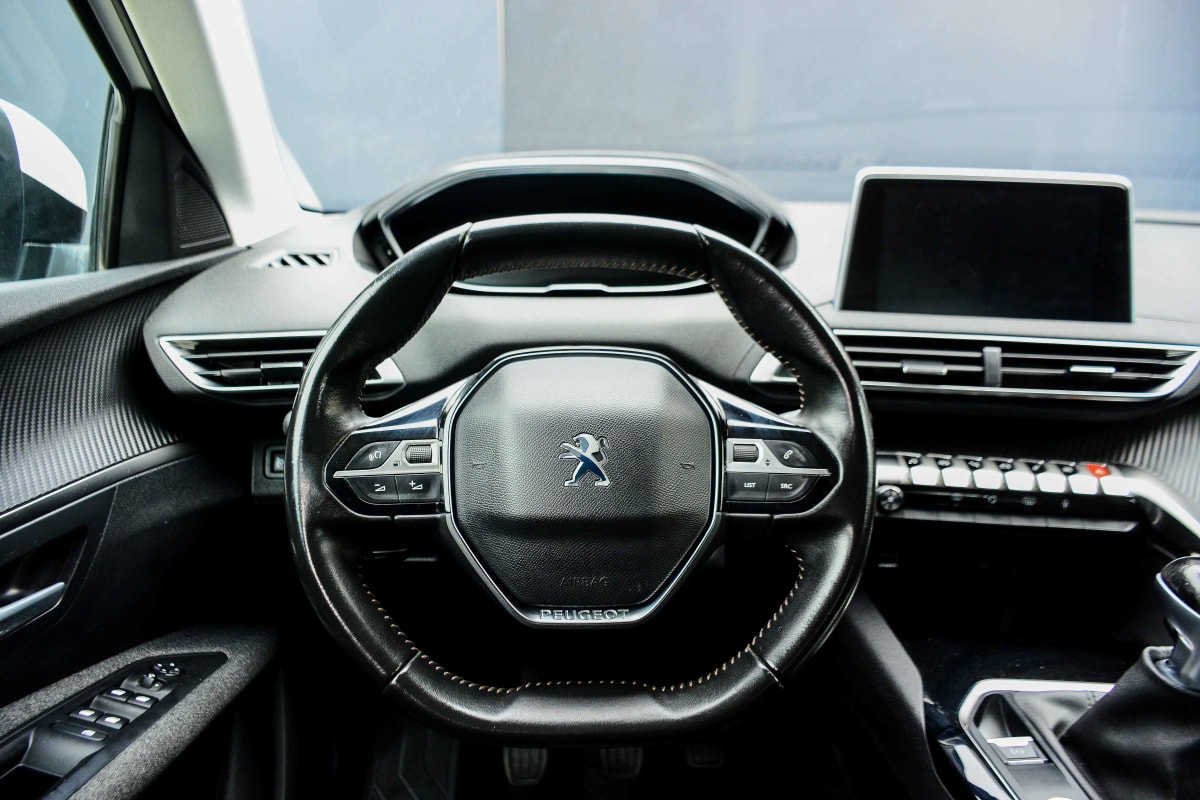 2021 Peugeot 3008 ACTIVE - Miniatura 8