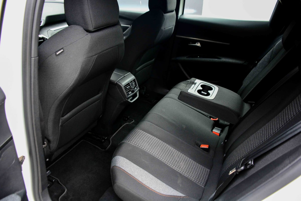 2021 Peugeot 3008 ACTIVE - Miniatura 10