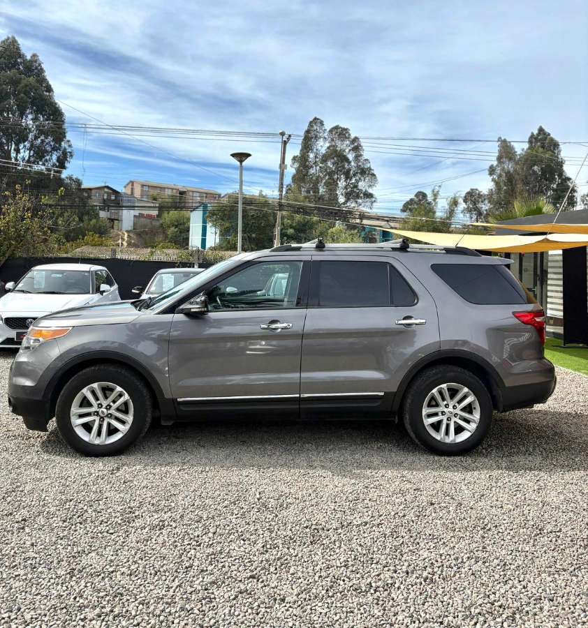 2013 Ford EXPLORER XLT Gris - Miniatura 3