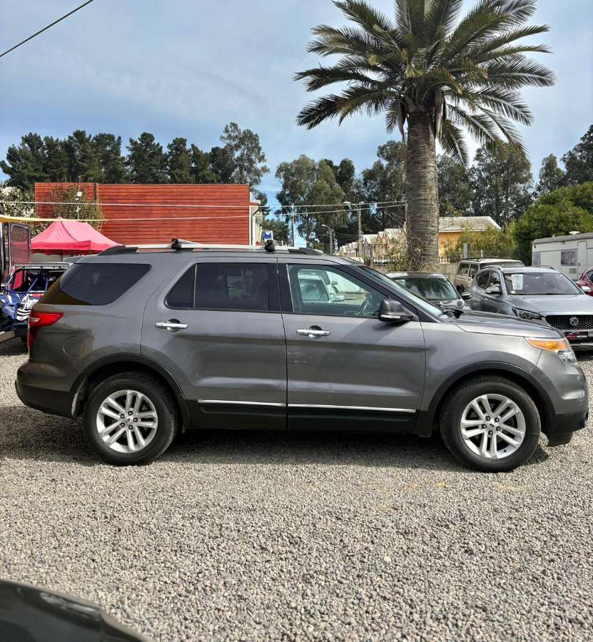 2013 Ford EXPLORER XLT Gris - Miniatura 4