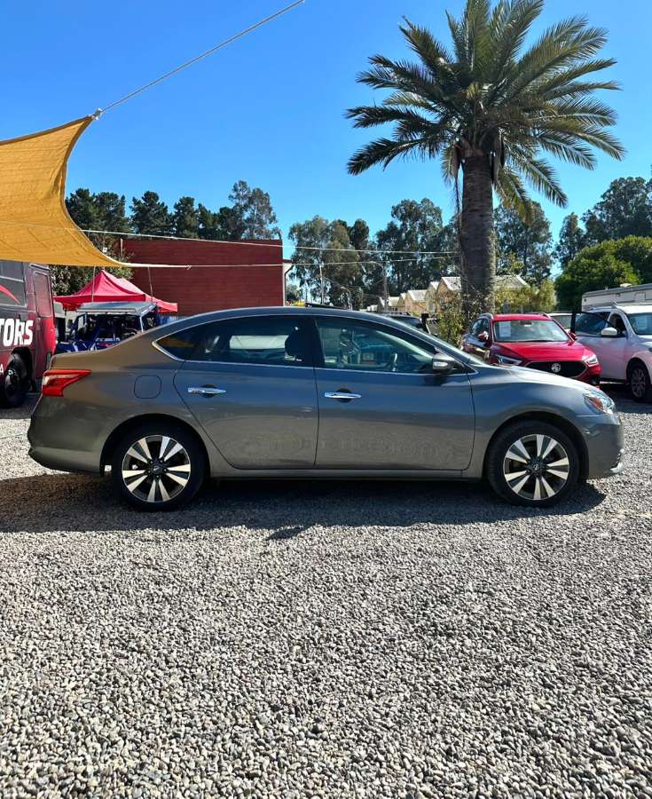 2019 Nissan SENTRA SV Gris - Miniatura 4
