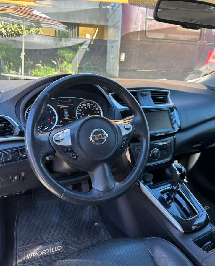2019 Nissan SENTRA SV Gris - Miniatura 7