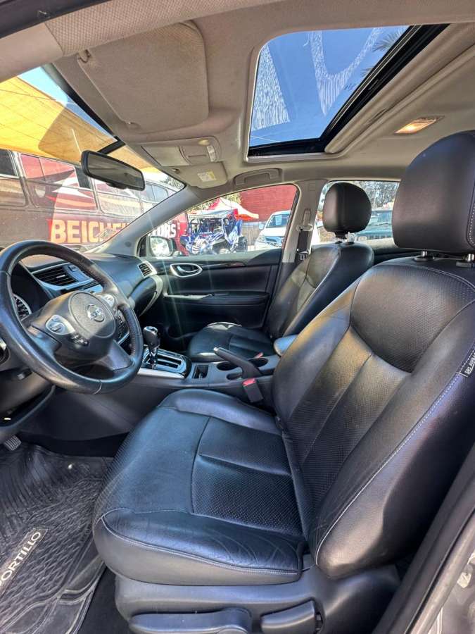2019 Nissan SENTRA SV Gris - Miniatura 8