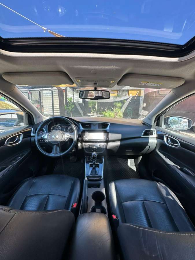 2019 Nissan SENTRA SV Gris - Miniatura 10