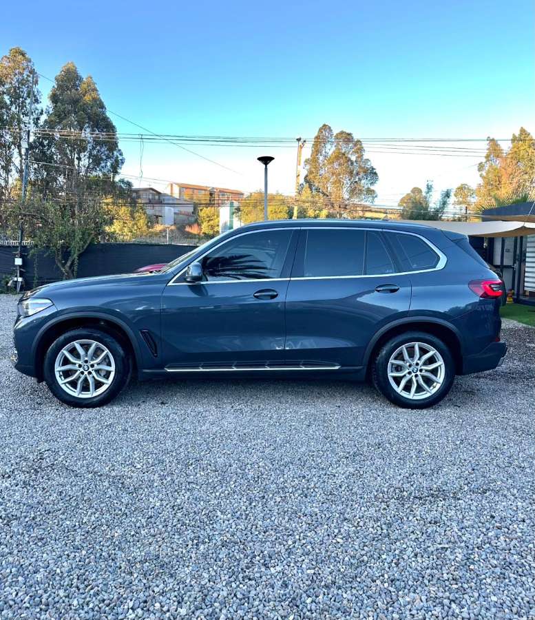 2022 BMW X5 Azul - Miniatura 4