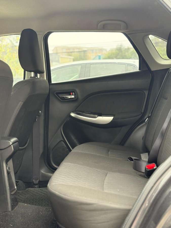 2018 Suzuki BALENO Gris - Miniatura 9