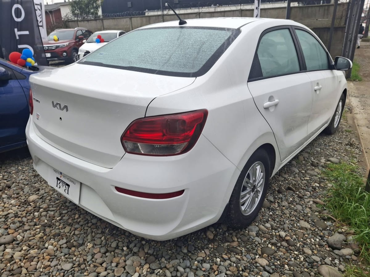 2024 Kia SOLUTO Blanco - Miniatura 4