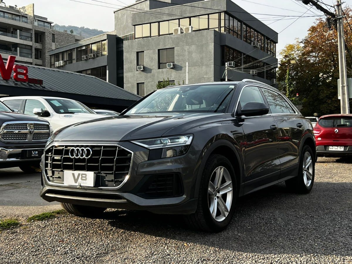 2021 AUDI Q8 55 Gris - Imagen 1